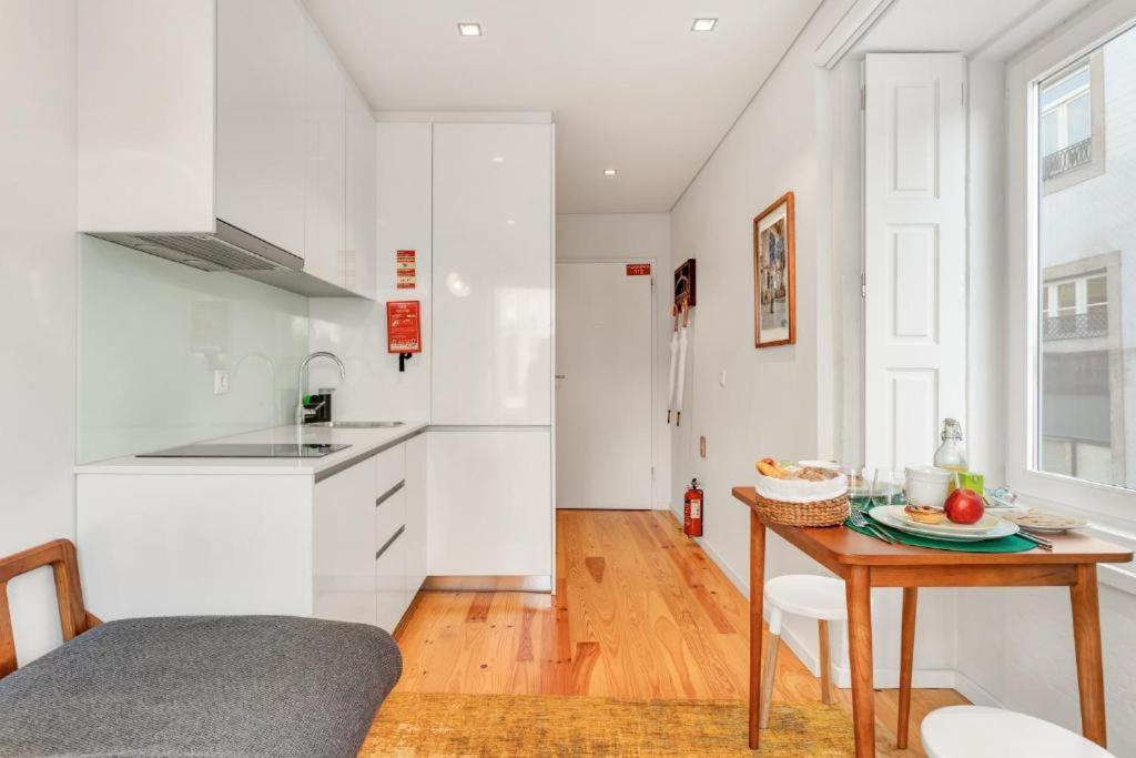Host Wise - Lovely Shinny Flats With Balcony - Clerigos 波尔图 外观 照片