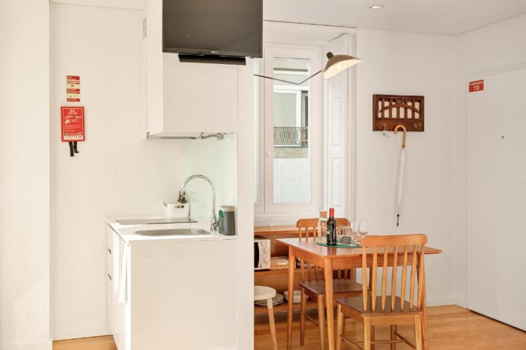 Host Wise - Lovely Shinny Flats With Balcony - Clerigos 波尔图 外观 照片