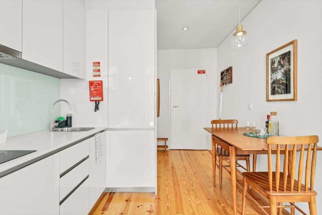 Host Wise - Lovely Shinny Flats With Balcony - Clerigos 波尔图 外观 照片
